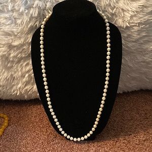 Face pearl necklace